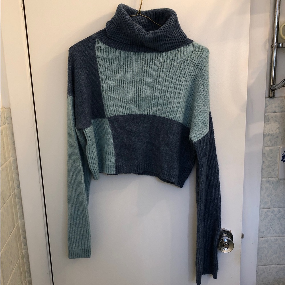 Cute crop turtleneck oversized sweater in blue